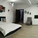 Sophia 2 *